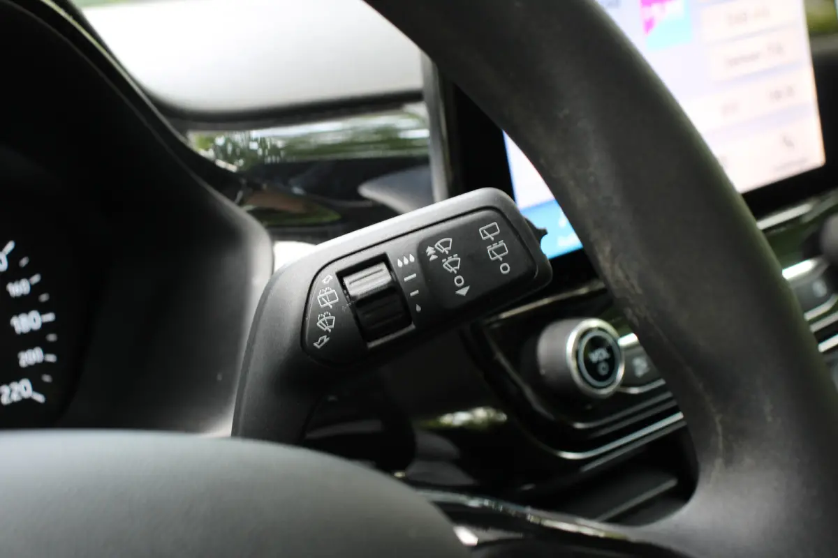 1.0EB TITANIUM | NL-AUTO | DEALER OH | CRUISE | CLIMA | NAVI | APPLE CARPLAY + ANDROID AUTO | LED | PRACHTIGE STAAT!