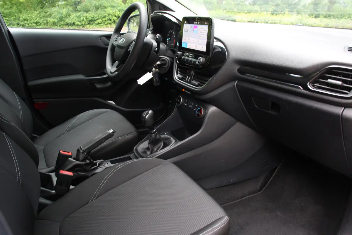 1.0EB TITANIUM | NL-AUTO | DEALER OH | CRUISE | CLIMA | NAVI | APPLE CARPLAY + ANDROID AUTO | LED | PRACHTIGE STAAT!