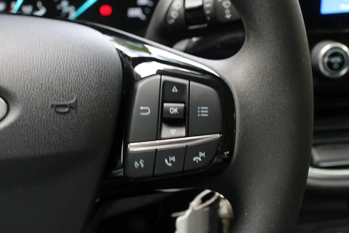 1.0EB TITANIUM | NL-AUTO | DEALER OH | CRUISE | CLIMA | NAVI | APPLE CARPLAY + ANDROID AUTO | LED | PRACHTIGE STAAT!