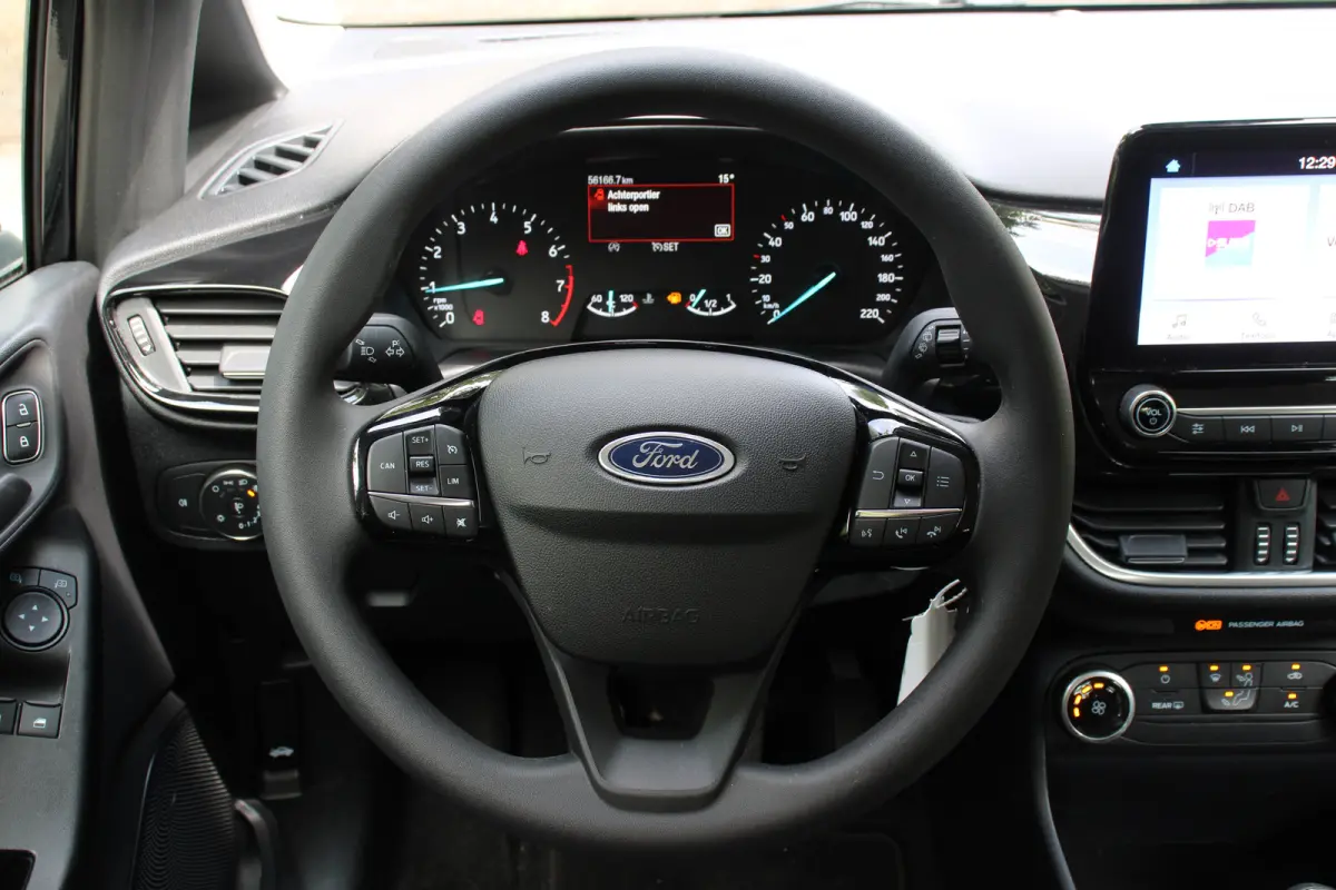 1.0EB TITANIUM | NL-AUTO | DEALER OH | CRUISE | CLIMA | NAVI | APPLE CARPLAY + ANDROID AUTO | LED | PRACHTIGE STAAT!