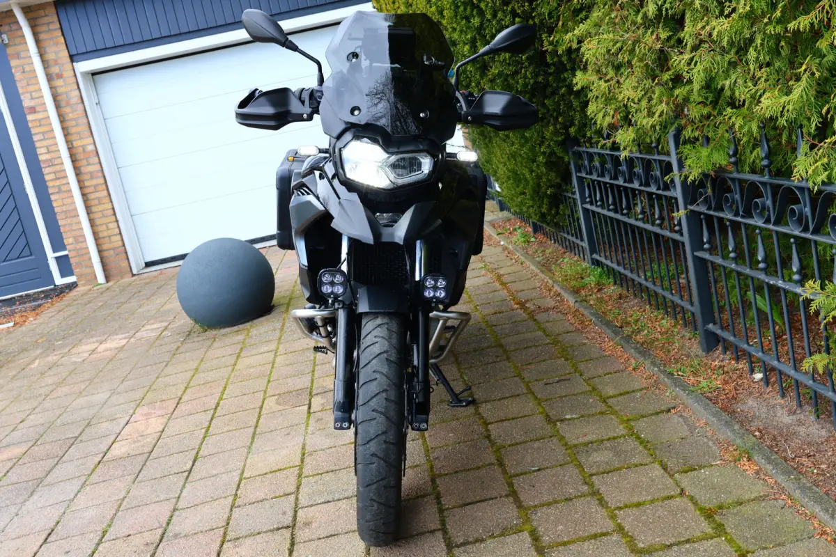 | ESA TRIPLE BLACK