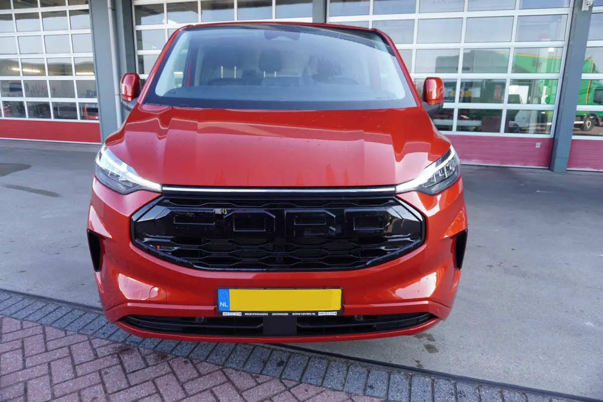 320L 2.0 TDCI 136pk L2H1 Limited Nr. V153 | Airco | Adap.cruise | Navi | Glaslookpanelen | Spoilers