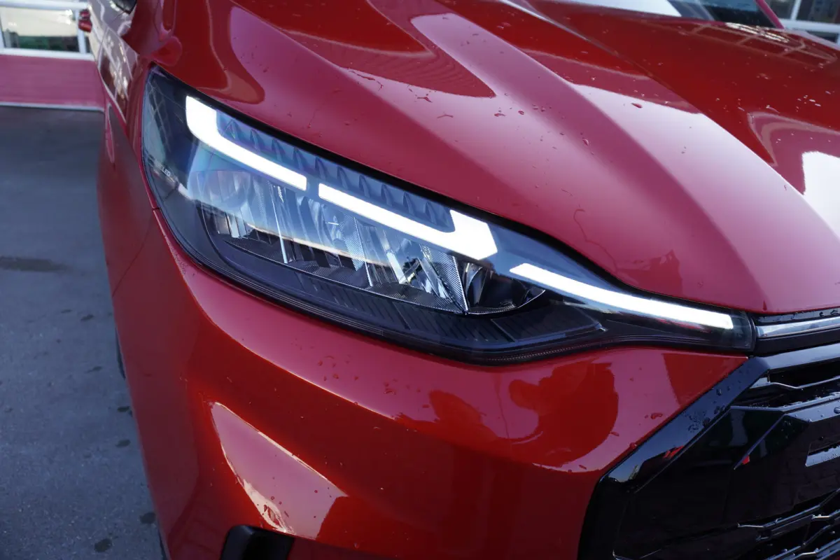320L 2.0 TDCI 136pk L2H1 Limited Nr. V153 | Airco | Adap.cruise | Navi | Glaslookpanelen | Spoilers