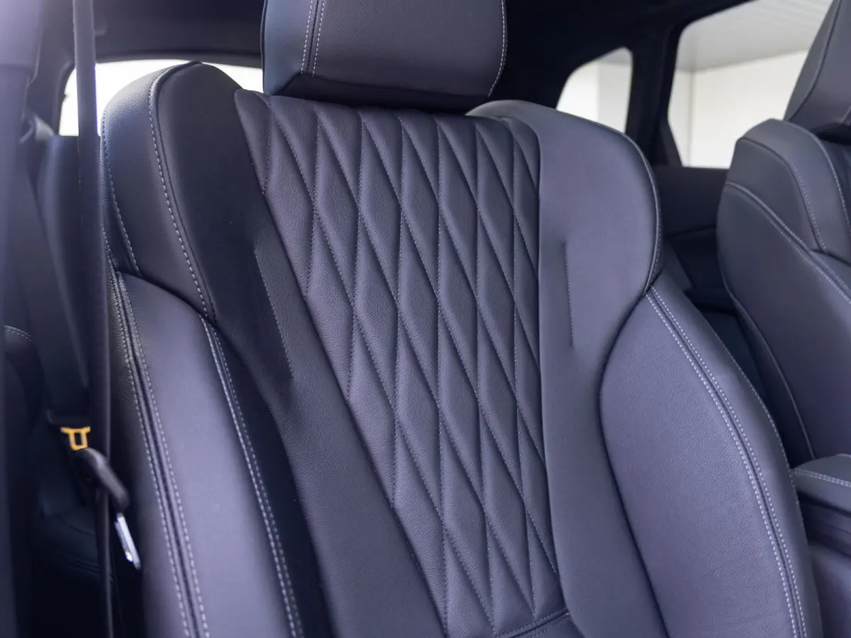 225e xDrive | M Sportpakket | Innovation Pack | Comfort Access | Panoramadak | Isofix | Head-Up Display | Harman-Kardon | 20'' |