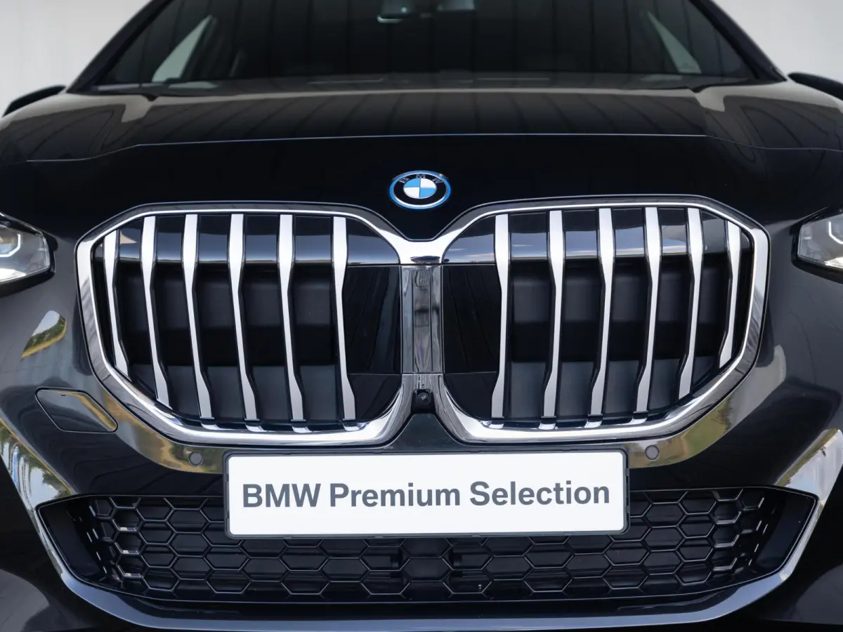225e xDrive | M Sportpakket | Innovation Pack | Comfort Access | Panoramadak | Isofix | Head-Up Display | Harman-Kardon | 20'' |