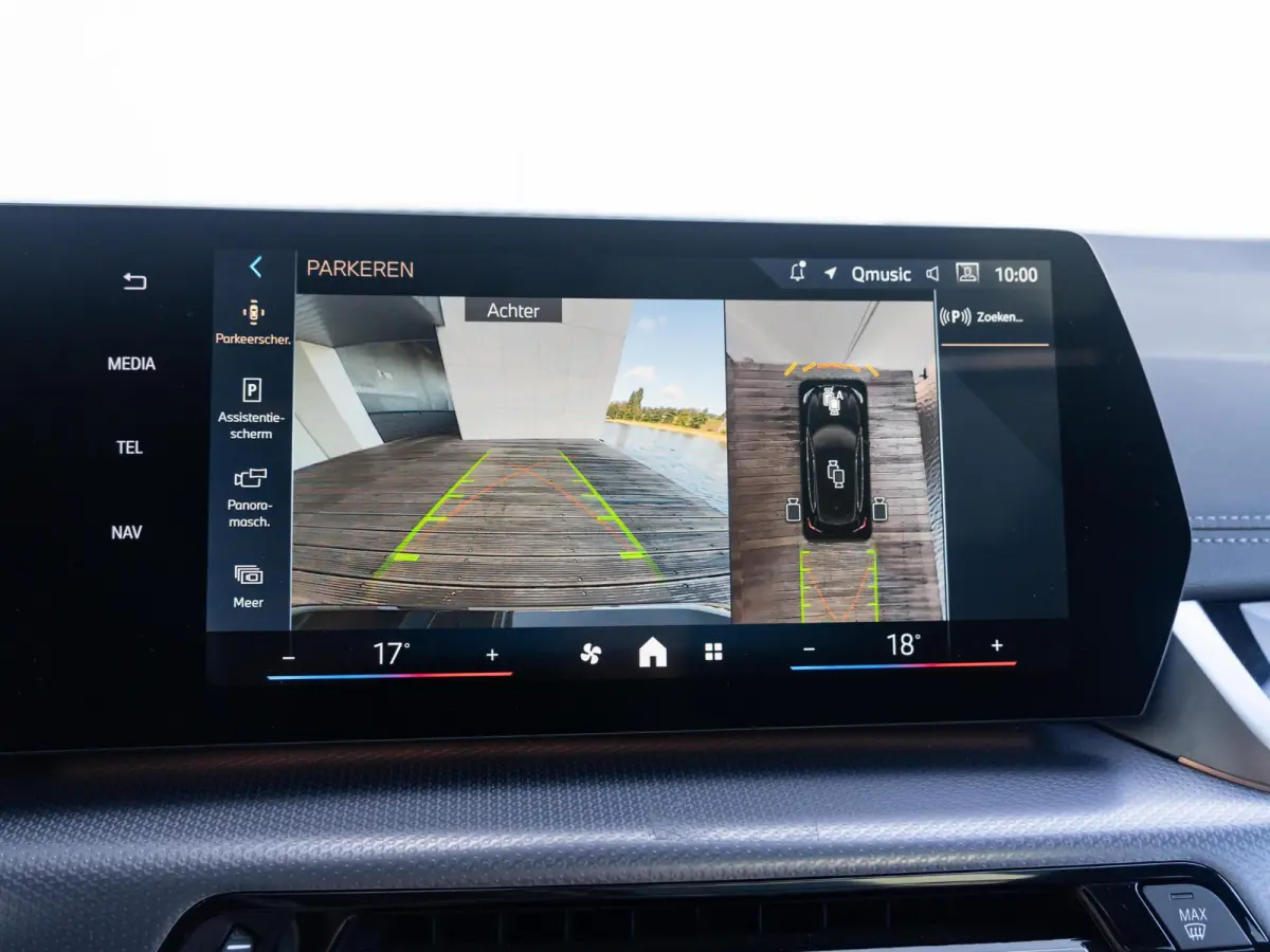 225e xDrive | M Sportpakket | Innovation Pack | Comfort Access | Panoramadak | Isofix | Head-Up Display | Harman-Kardon | 20'' |