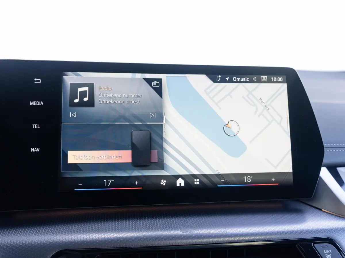 225e xDrive | M Sportpakket | Innovation Pack | Comfort Access | Panoramadak | Isofix | Head-Up Display | Harman-Kardon | 20'' |