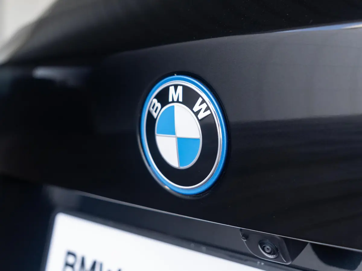 225e xDrive | M Sportpakket | Innovation Pack | Comfort Access | Panoramadak | Isofix | Head-Up Display | Harman-Kardon | 20'' |