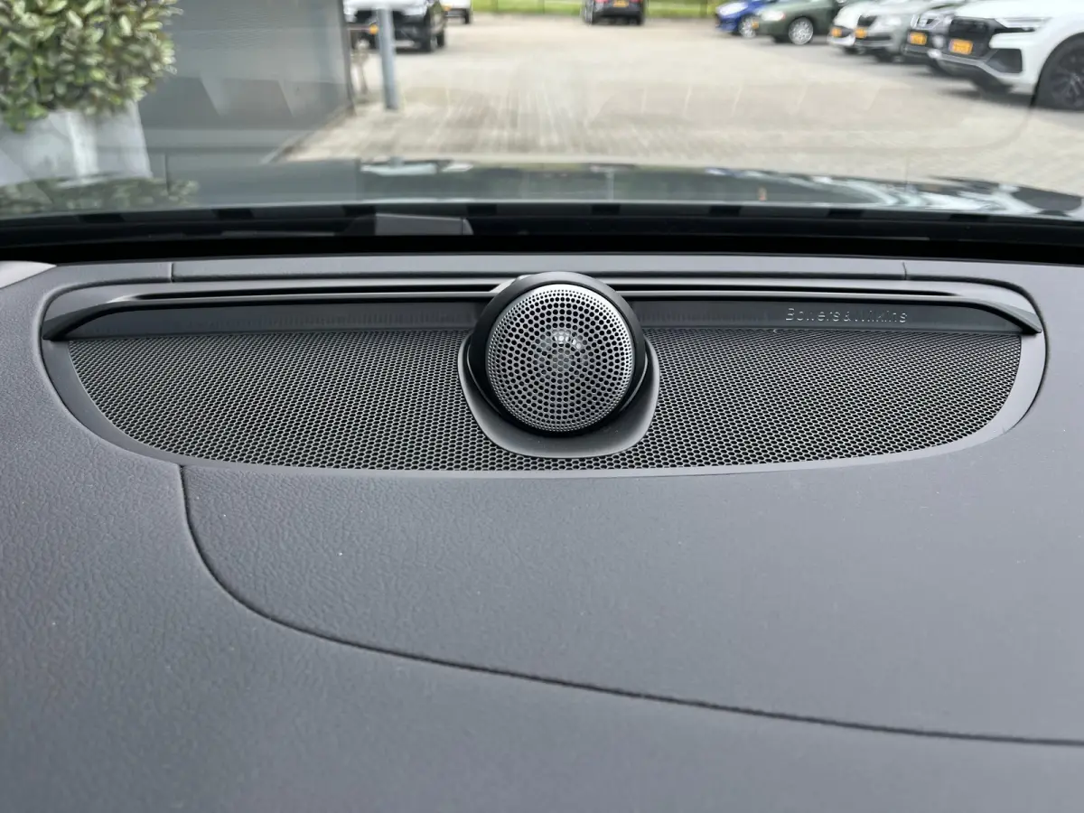 T6 Plug-In Hybrid Ultra Dark | Bowers & Wilkins | Stoelmassage | Pano | 360 camera | Gelamineerd glas | Nappa leder |