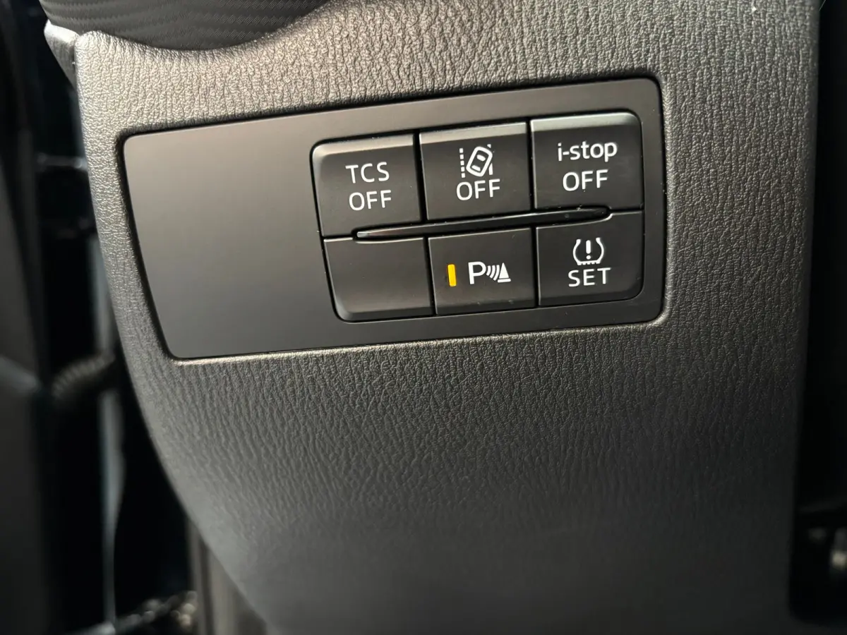 2.0 SkyActiv-G 121 Luxury / Camera / Navigatie