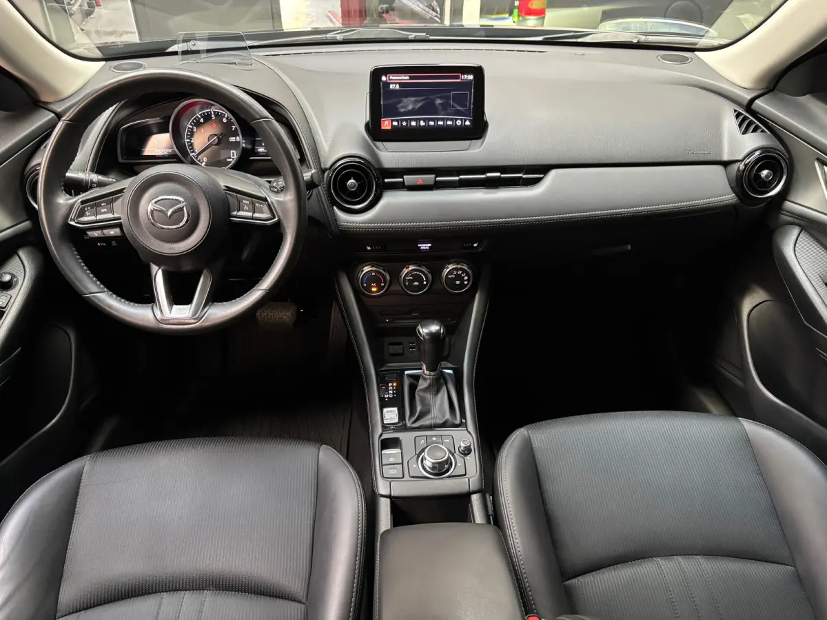 2.0 SkyActiv-G 121 Luxury / Camera / Navigatie