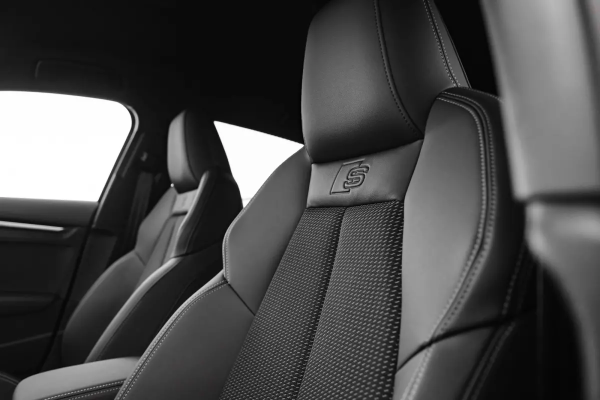 S edition | Aluminium optiek in het interieur | Assistentiepakket Rijden en Parkeren Plus | Audi virtual cockpit