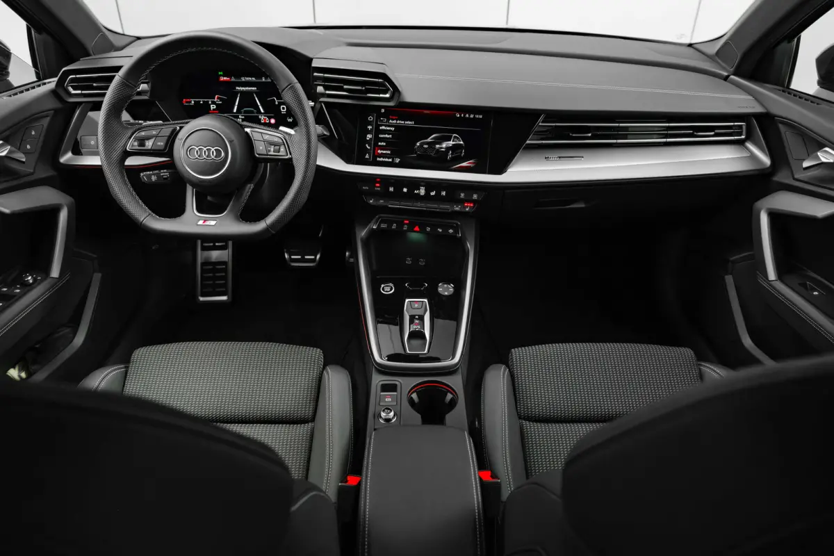 S edition | Aluminium optiek in het interieur | Assistentiepakket Rijden en Parkeren Plus | Audi virtual cockpit