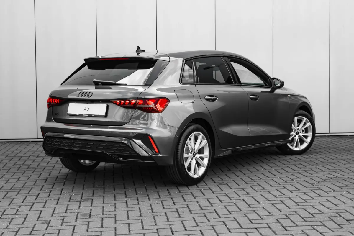 S edition | Aluminium optiek in het interieur | Assistentiepakket Rijden en Parkeren Plus | Audi virtual cockpit