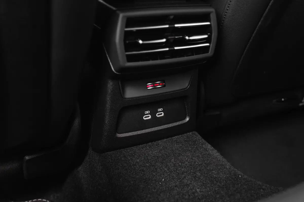S edition | Aluminium optiek in het interieur | Assistentiepakket Rijden en Parkeren Plus | Audi virtual cockpit