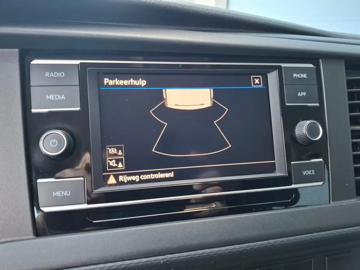 2.0 TDI L2H1 30 DC VERLAAGD / SPOILERS IN KLEUR / AIRCO / CRUISE /  DUBBEL CABINE