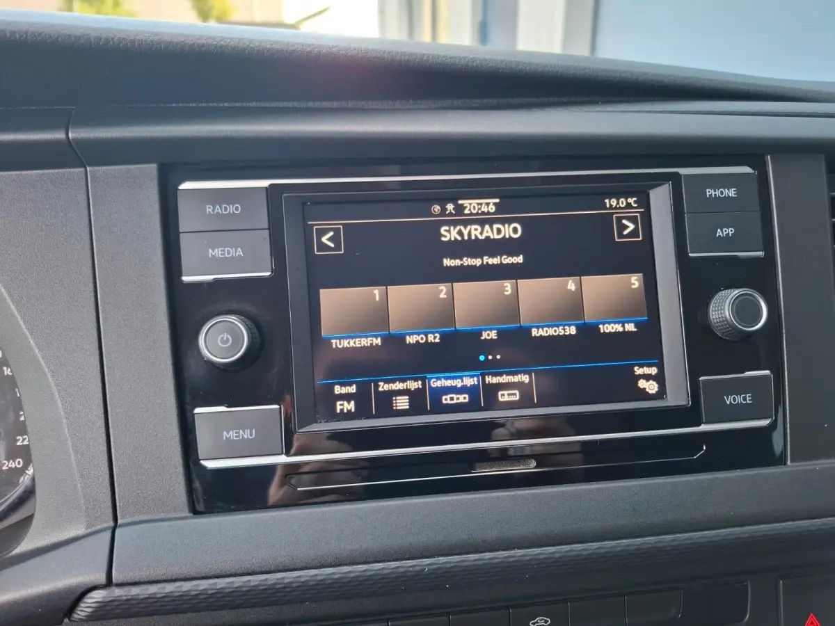 2.0 TDI L2H1 30 DC VERLAAGD / SPOILERS IN KLEUR / AIRCO / CRUISE /  DUBBEL CABINE
