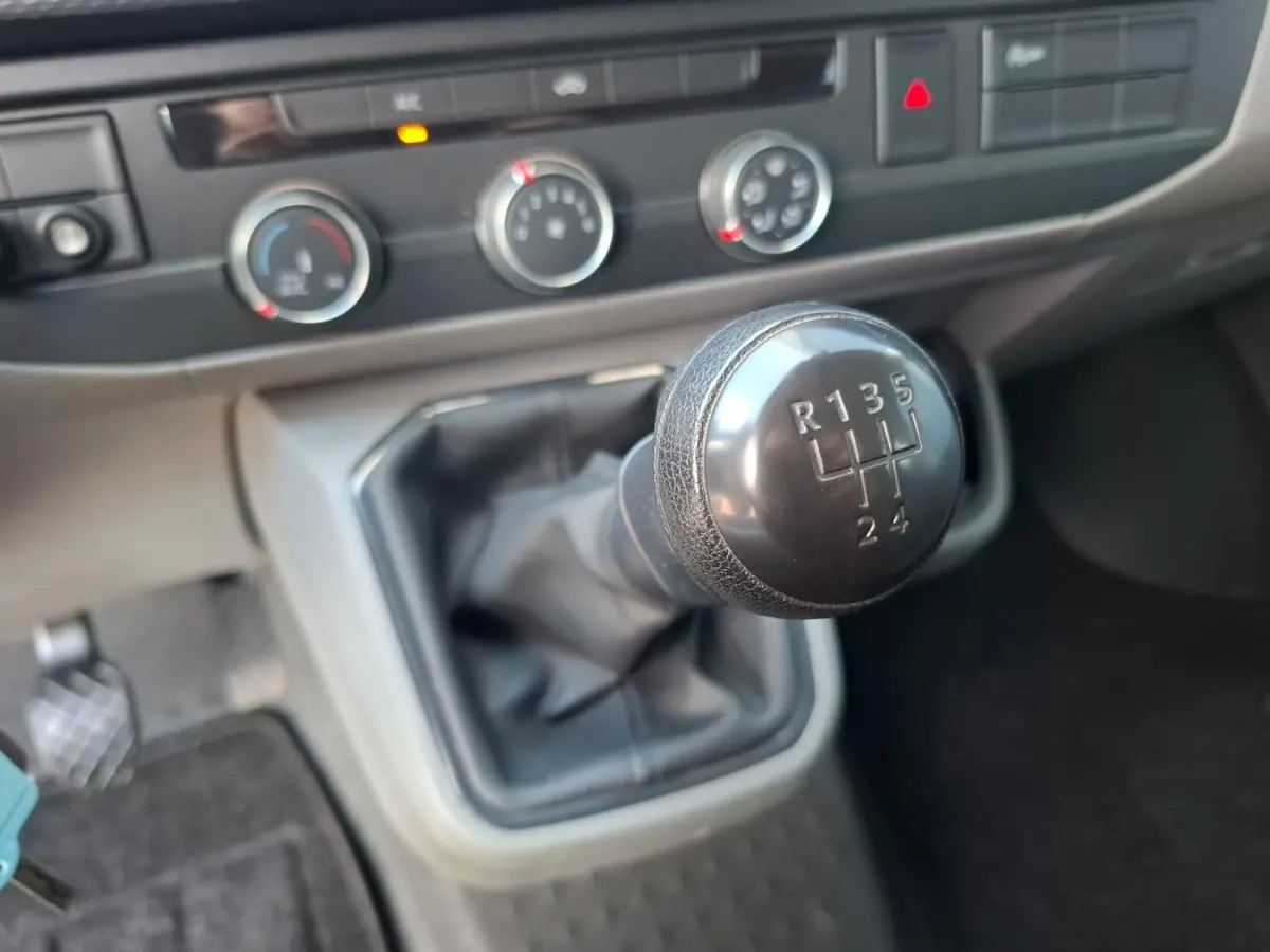 2.0 TDI L2H1 30 DC VERLAAGD / SPOILERS IN KLEUR / AIRCO / CRUISE /  DUBBEL CABINE