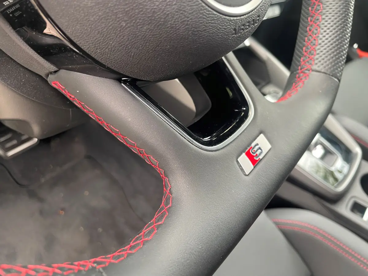 35 TFSI S edition | 18 inch velgen | Camera achter | Adaptieve cruise control | Leder | Matrix-led | Bang & OLufsen | Rode stiknaden | Stoelverwarming
