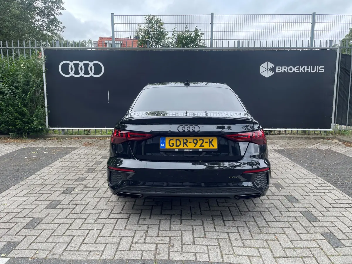 35 TFSI S edition | 18 inch velgen | Camera achter | Adaptieve cruise control | Leder | Matrix-led | Bang & OLufsen | Rode stiknaden | Stoelverwarming