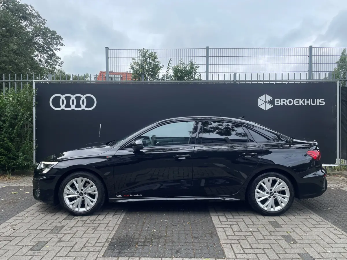 35 TFSI S edition | 18 inch velgen | Camera achter | Adaptieve cruise control | Leder | Matrix-led | Bang & OLufsen | Rode stiknaden | Stoelverwarming