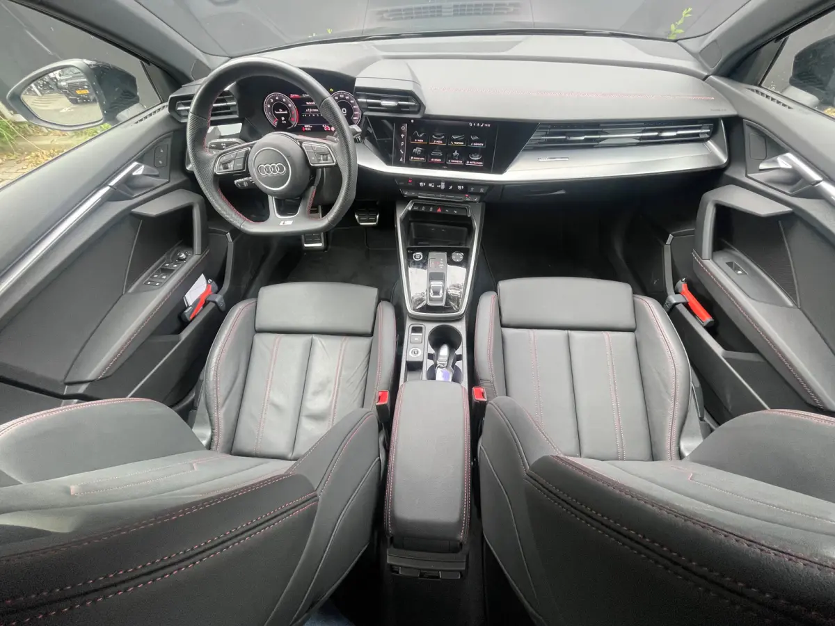 35 TFSI S edition | 18 inch velgen | Camera achter | Adaptieve cruise control | Leder | Matrix-led | Bang & OLufsen | Rode stiknaden | Stoelverwarming