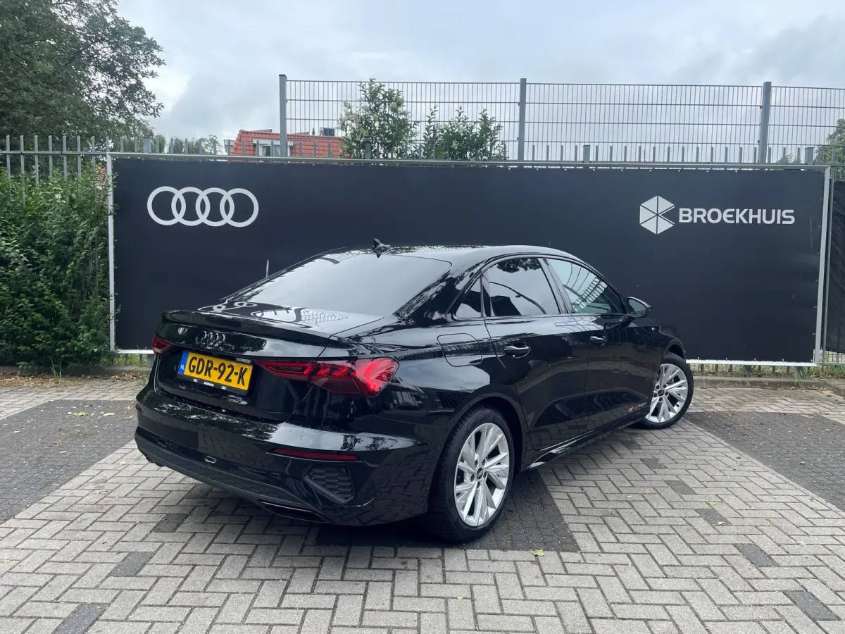 35 TFSI S edition | 18 inch velgen | Camera achter | Adaptieve cruise control | Leder | Matrix-led | Bang & OLufsen | Rode stiknaden | Stoelverwarming