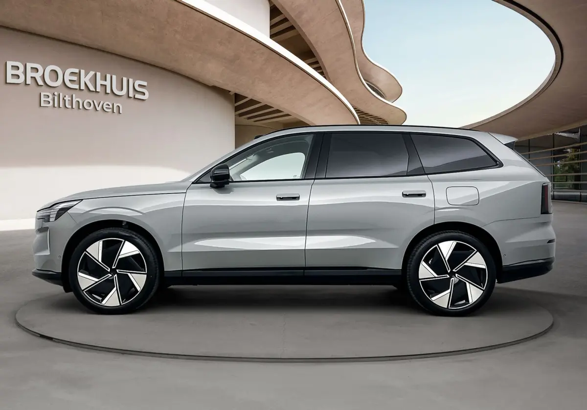 Ultra Twin Motor | Luchtvering | BLIS | 22 inch LM | PDC + Camera | Stoel + Stuurverwarming | Pilot Assist | Park Pilot Assist |