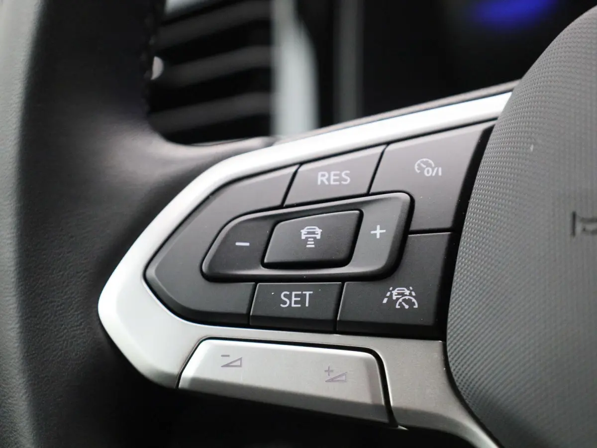 1.0 TSI Life Edition | Draadloze Apple Carplay | Adaptieve cruise control | Lane Assist | Achteruitrij camera | Parkeersensoren Achter | Draadloze telefoonlader  |