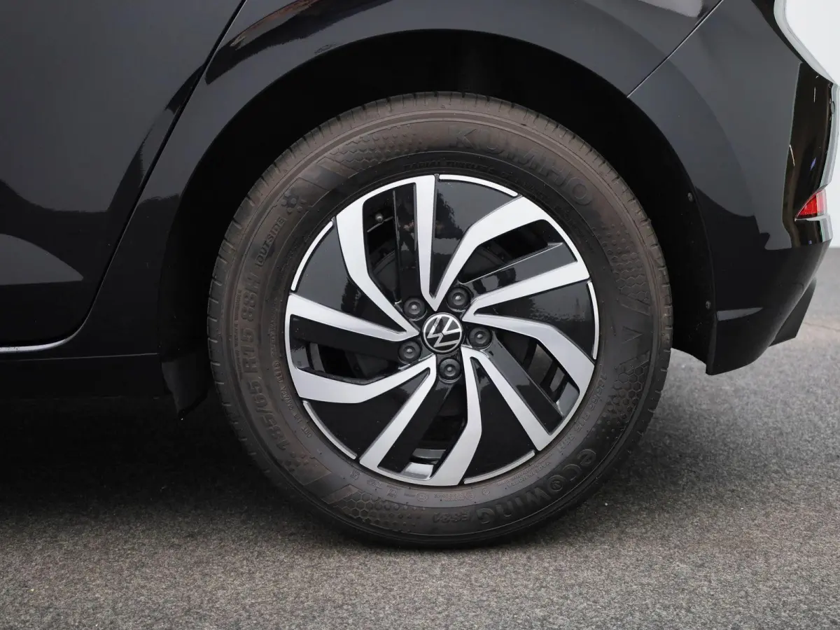 1.0 TSI Life Edition | Draadloze Apple Carplay | Adaptieve cruise control | Lane Assist | Achteruitrij camera | Parkeersensoren Achter | Draadloze telefoonlader  |