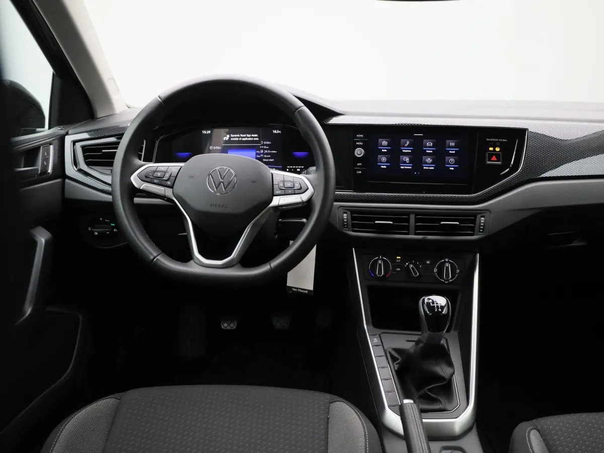 1.0 TSI Life Edition | Draadloze Apple Carplay | Adaptieve cruise control | Lane Assist | Achteruitrij camera | Parkeersensoren Achter | Draadloze telefoonlader  |