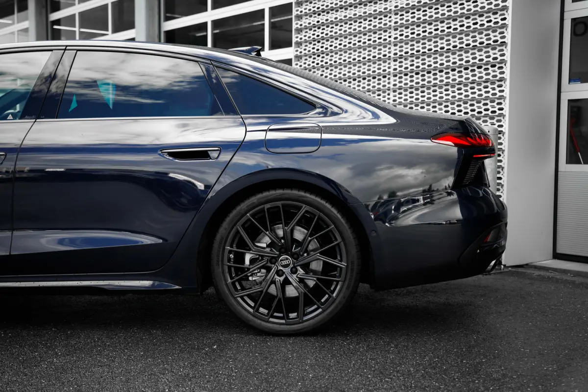 2.0 e-hybrid quattro S Edition | Draadloze telefoonlader | LED dagrijverlichting | Rijstrooksensor met correctie
