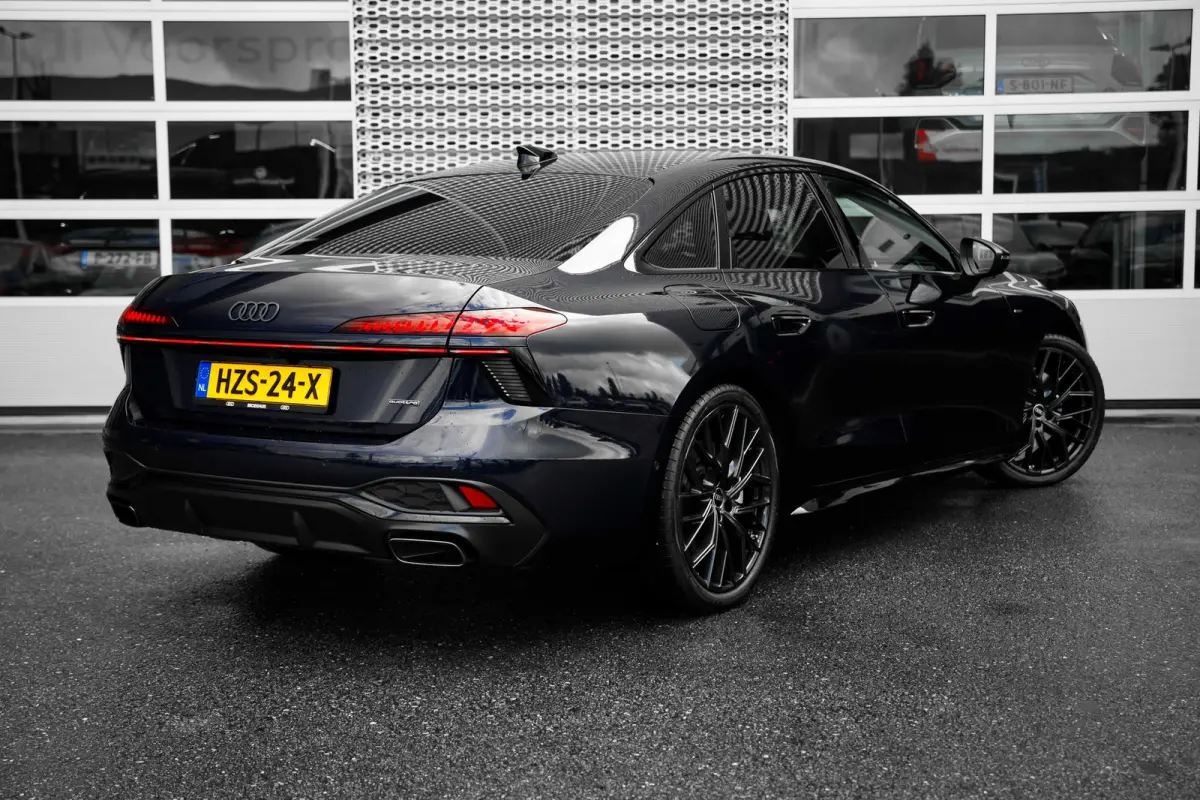 2.0 e-hybrid quattro S Edition | Draadloze telefoonlader | LED dagrijverlichting | Rijstrooksensor met correctie