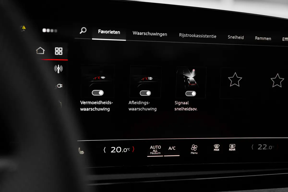2.0 e-hybrid quattro S Edition | Draadloze telefoonlader | LED dagrijverlichting | Rijstrooksensor met correctie