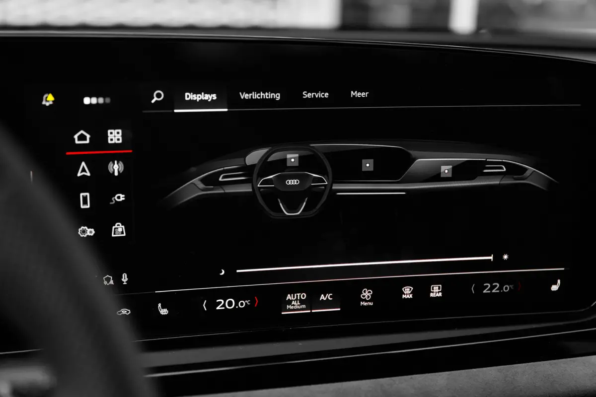 2.0 e-hybrid quattro S Edition | Draadloze telefoonlader | LED dagrijverlichting | Rijstrooksensor met correctie