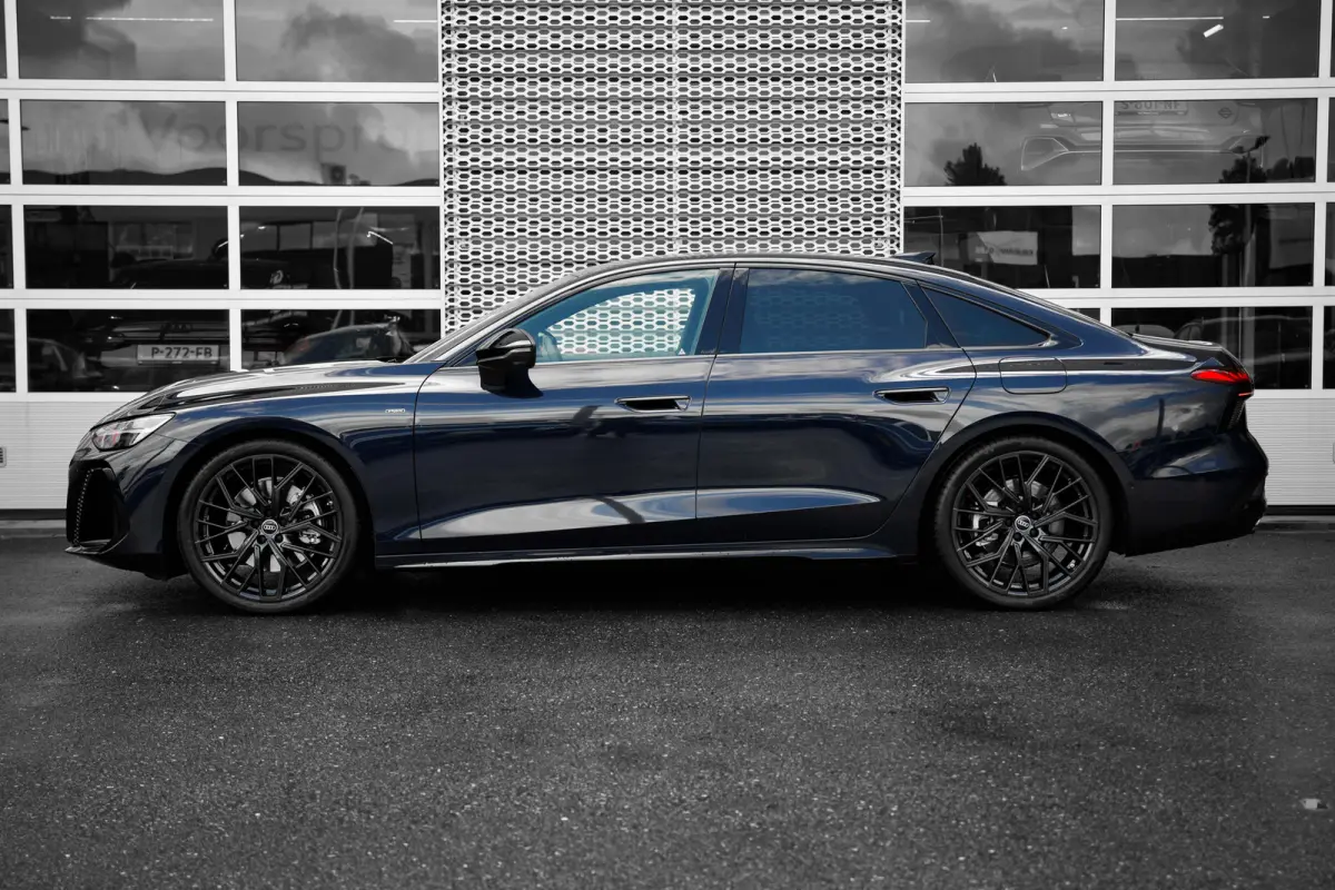 2.0 e-hybrid quattro S Edition | Draadloze telefoonlader | LED dagrijverlichting | Rijstrooksensor met correctie
