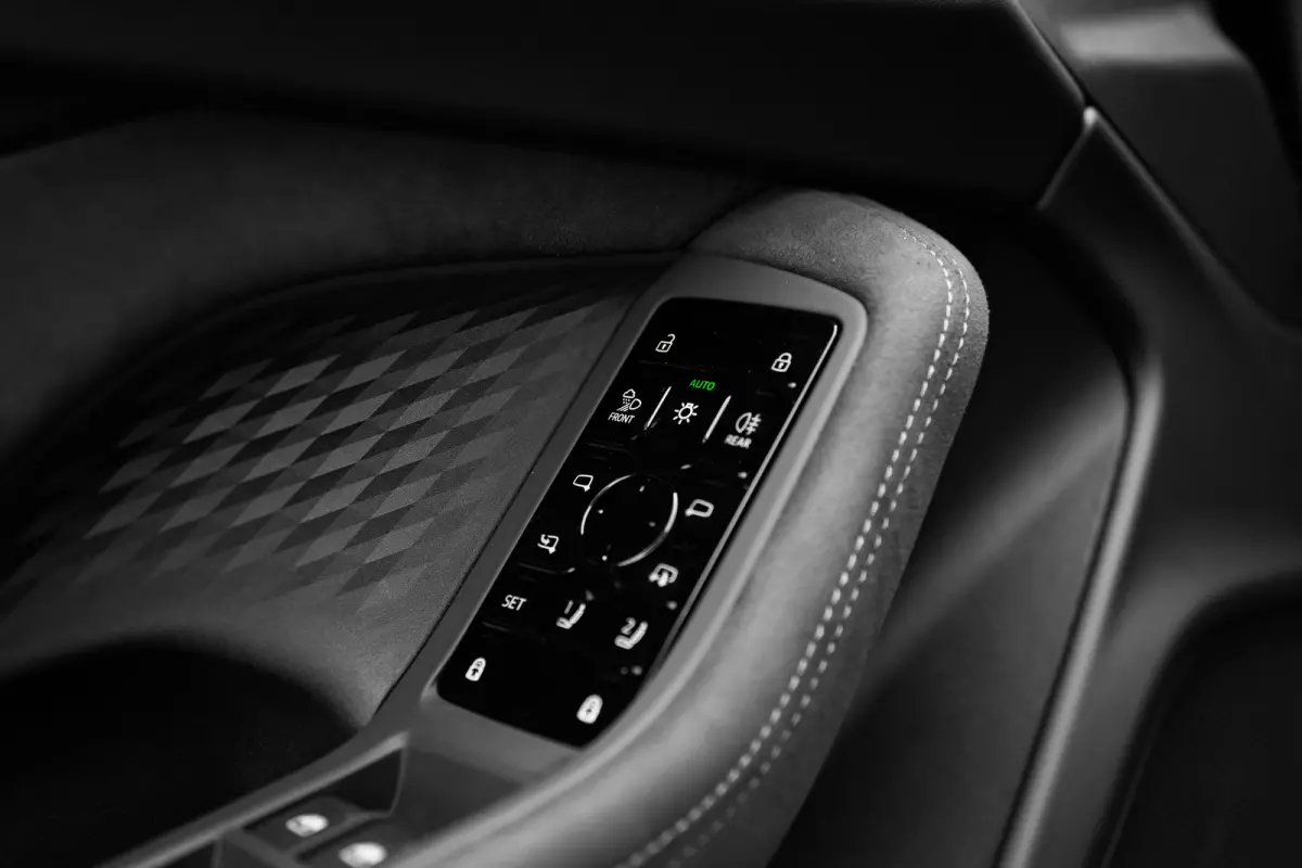 2.0 e-hybrid quattro S Edition | Draadloze telefoonlader | LED dagrijverlichting | Rijstrooksensor met correctie