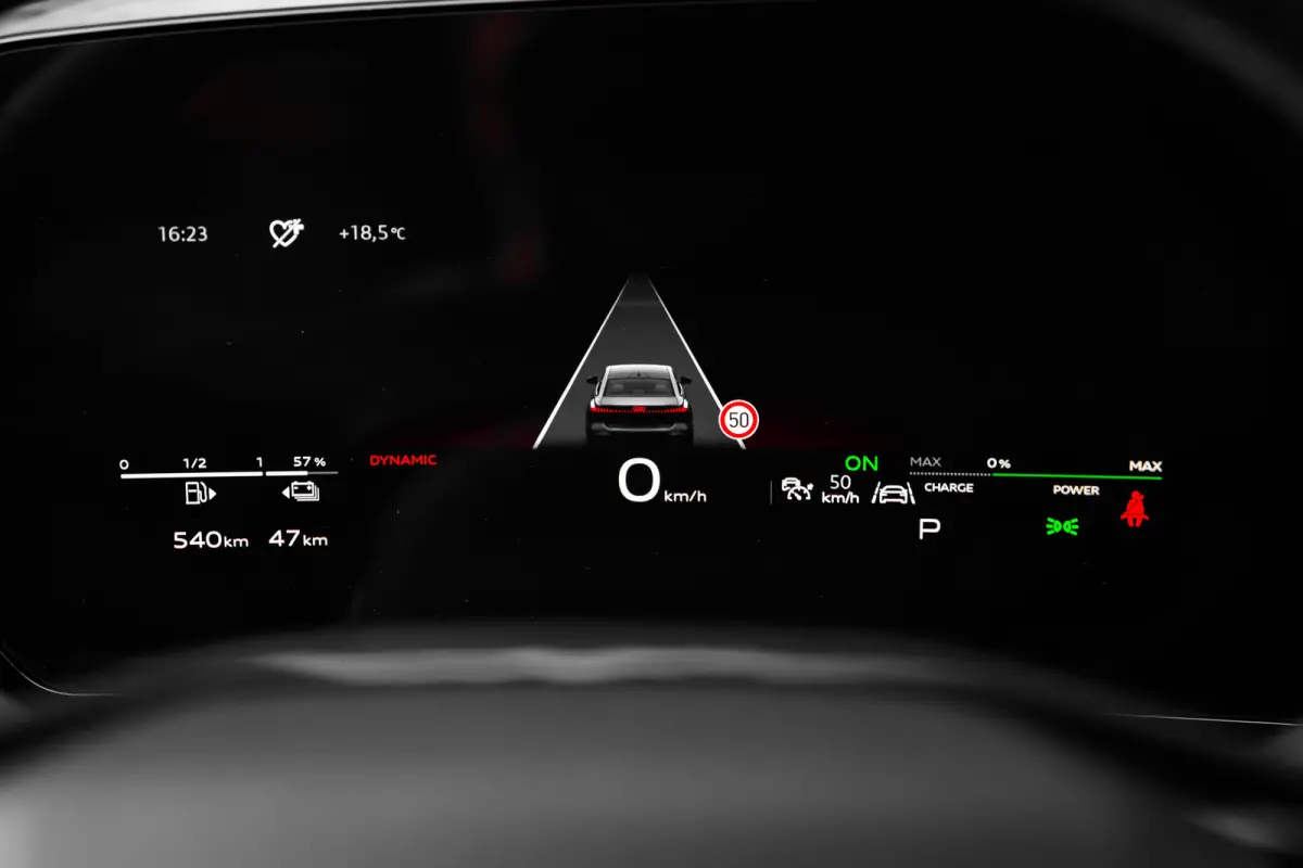 2.0 e-hybrid quattro S Edition | Draadloze telefoonlader | LED dagrijverlichting | Rijstrooksensor met correctie