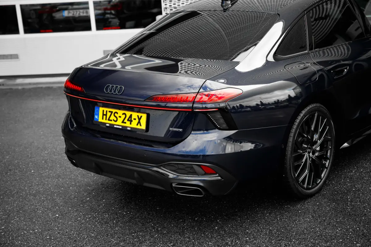 2.0 e-hybrid quattro S Edition | Draadloze telefoonlader | LED dagrijverlichting | Rijstrooksensor met correctie