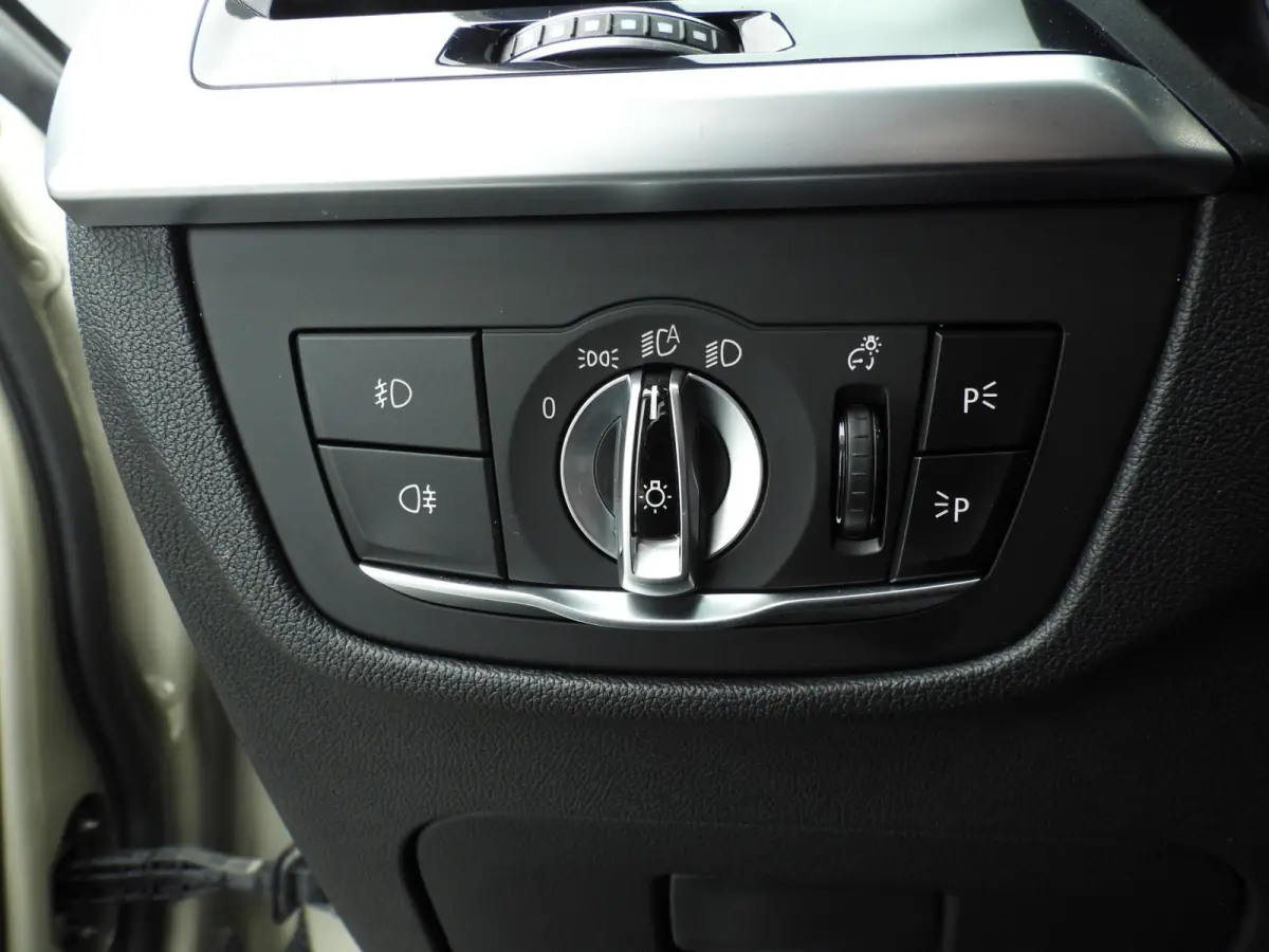 M40d xDrive | M-Sportpakket | LED | Leder | HUD | Schuifdak | Trekhaak | Elektr. zetels | Sportstoelen | DAB | Alu 20 inch