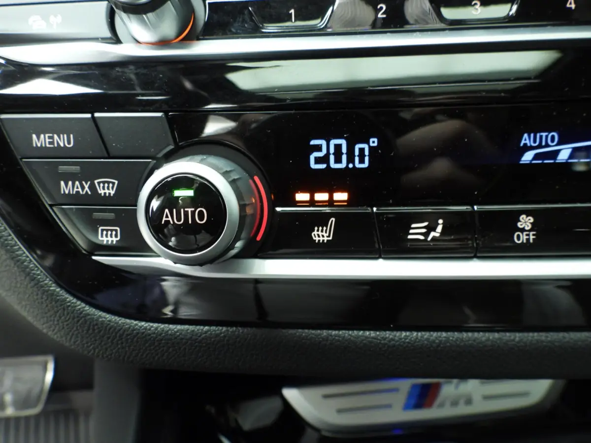 M40d xDrive | M-Sportpakket | LED | Leder | HUD | Schuifdak | Trekhaak | Elektr. zetels | Sportstoelen | DAB | Alu 20 inch