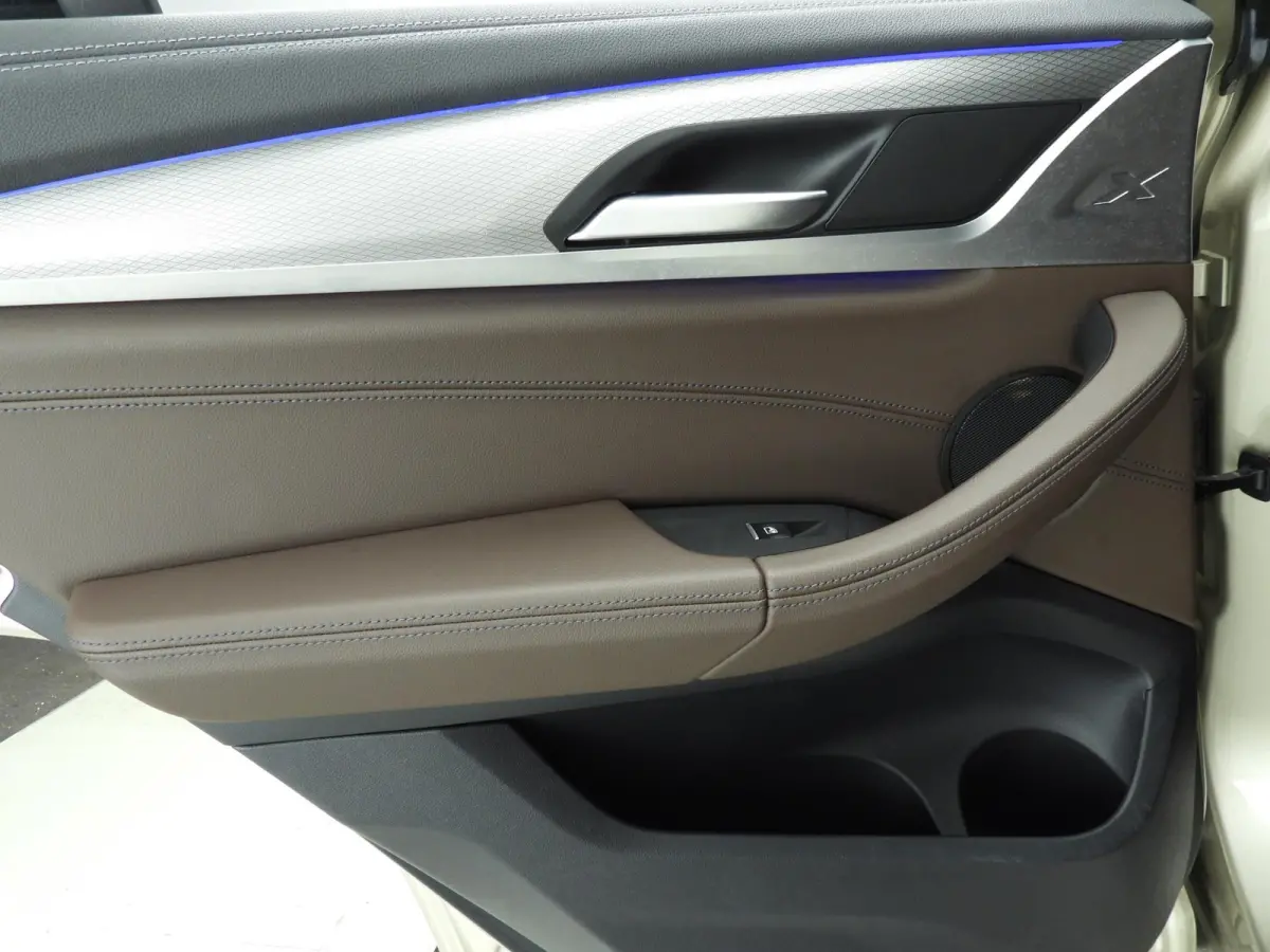 M40d xDrive | M-Sportpakket | LED | Leder | HUD | Schuifdak | Trekhaak | Elektr. zetels | Sportstoelen | DAB | Alu 20 inch