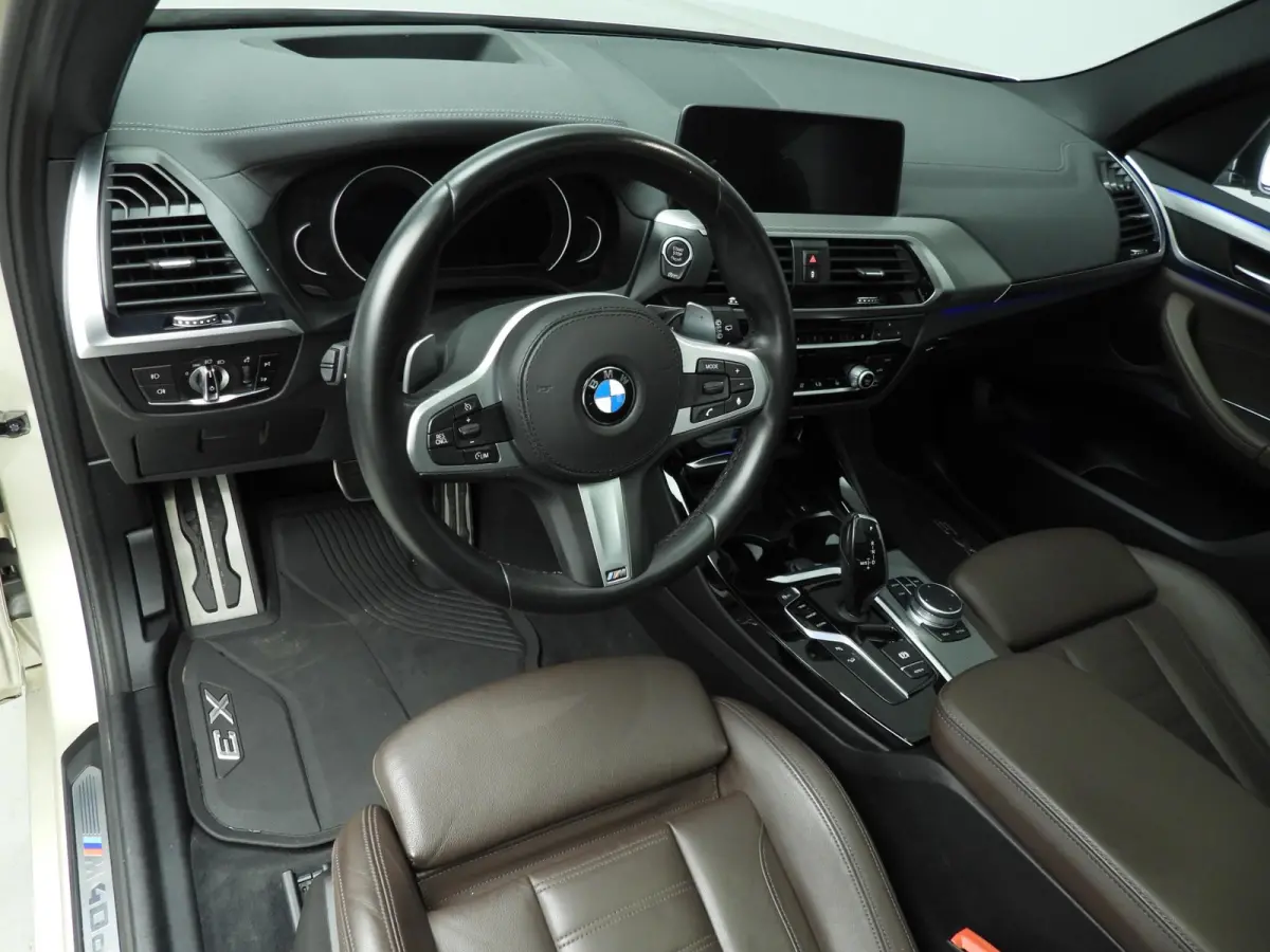 M40d xDrive | M-Sportpakket | LED | Leder | HUD | Schuifdak | Trekhaak | Elektr. zetels | Sportstoelen | DAB | Alu 20 inch