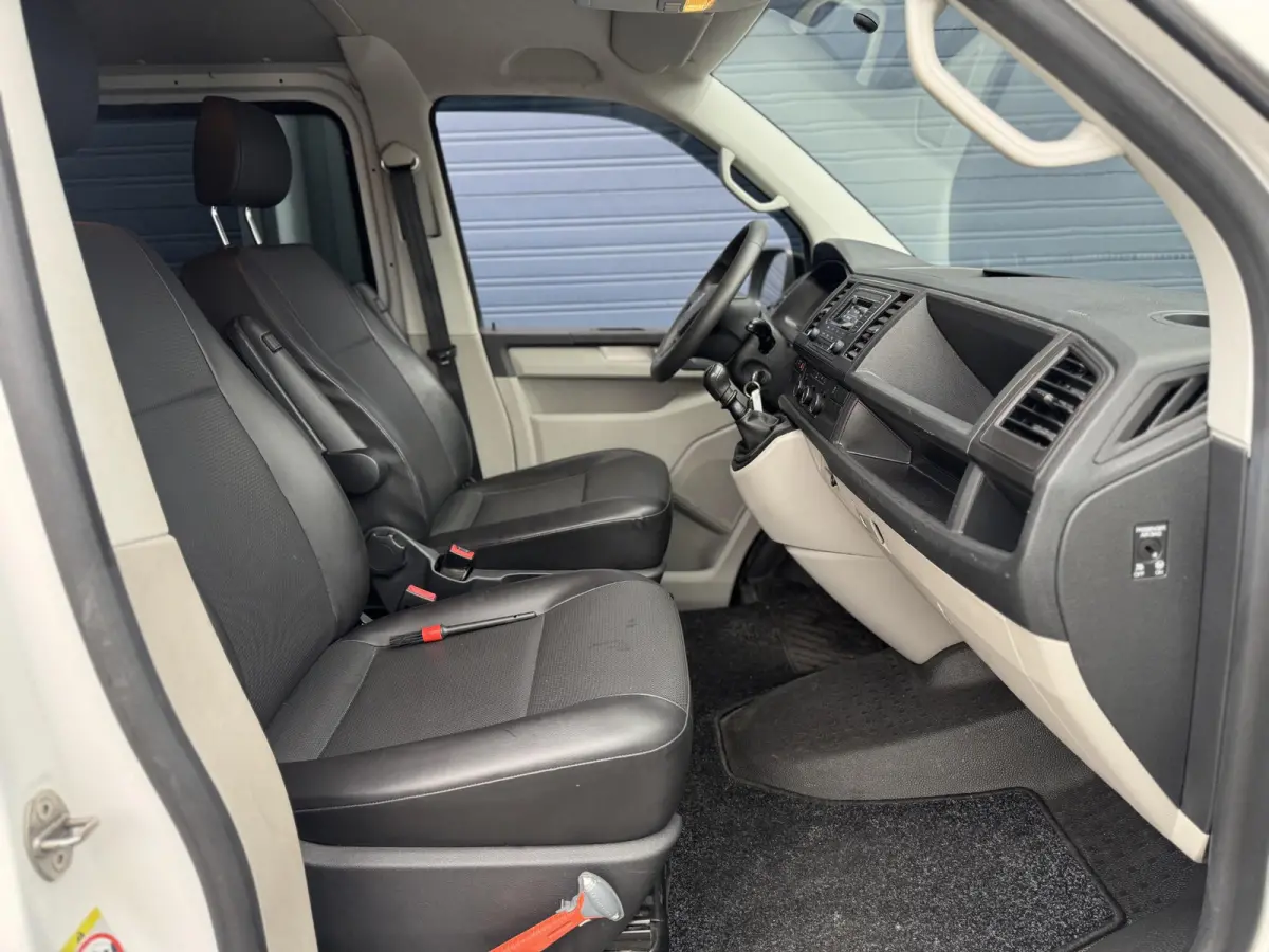 2.0 TDI L2H1 Trendline DUBBEL CABINE / AIRCO / LEER / VERLAAGD / SPOILERS