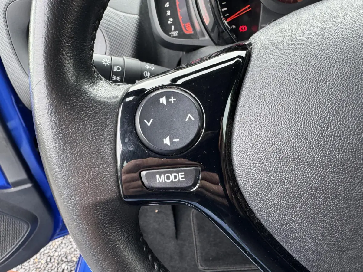1.0 VTi Feel 98934km 5 deurs bj 2019 airco lm velgen