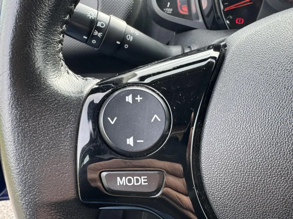 1.0 VTi Feel 98934km 5 deurs bj 2019 airco lm velgen