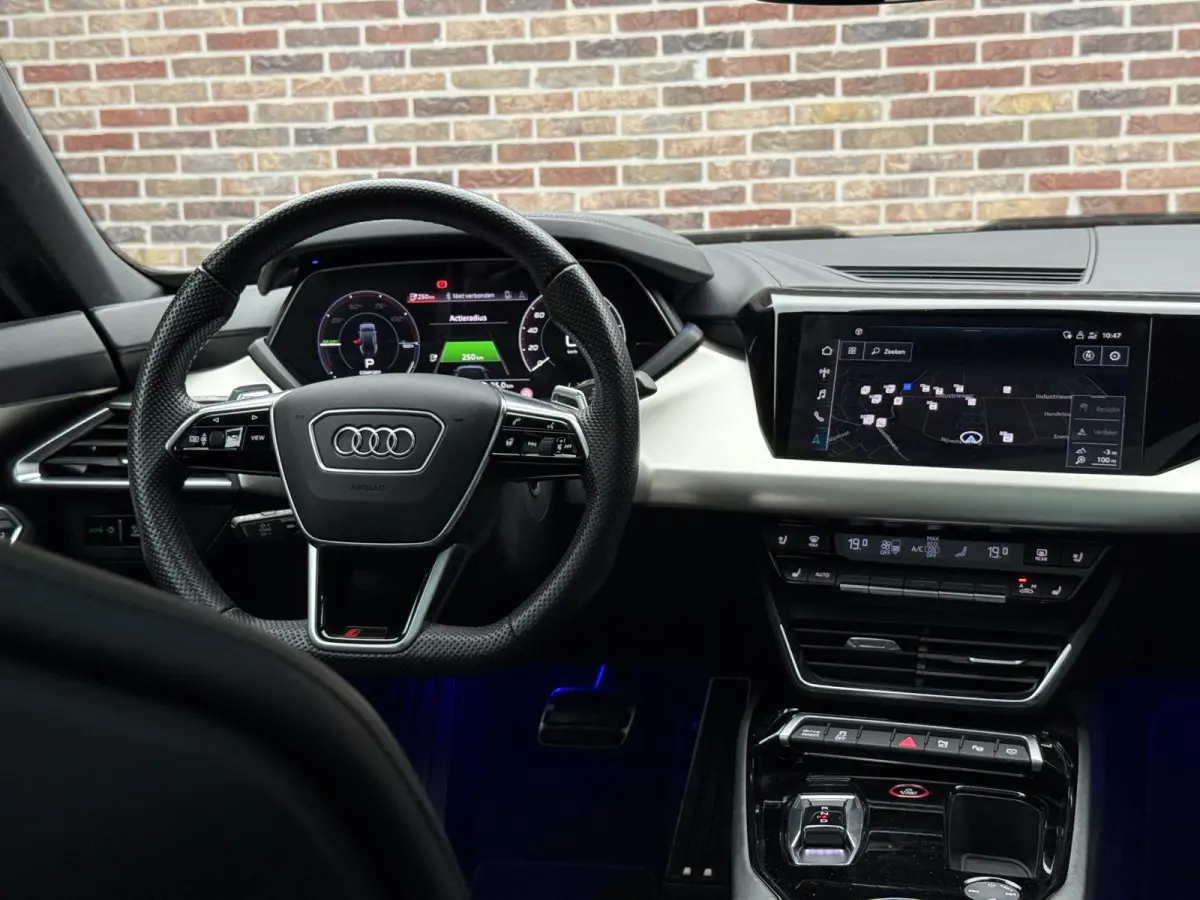 RS 93 kWh DAK SFEER HEADUP CARPLAY LUCHTVERING