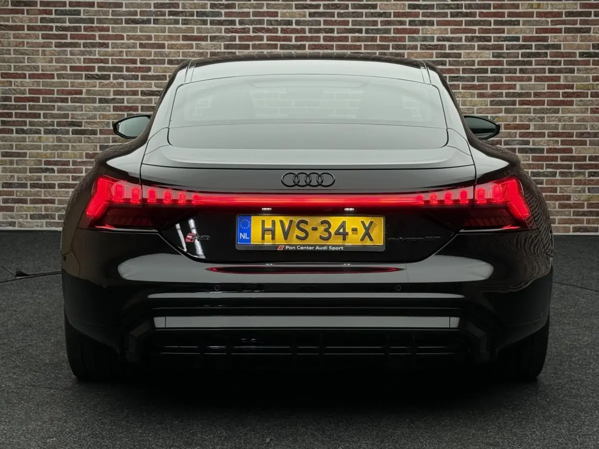 RS 93 kWh DAK SFEER HEADUP CARPLAY LUCHTVERING