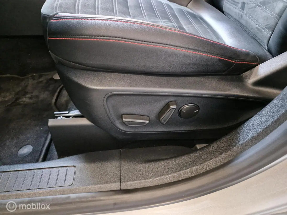 2.5 PHEV ST-Line X Ecc Navi Leder-Alcan Elec-Haak 360 Camera Dak 100% 63 km