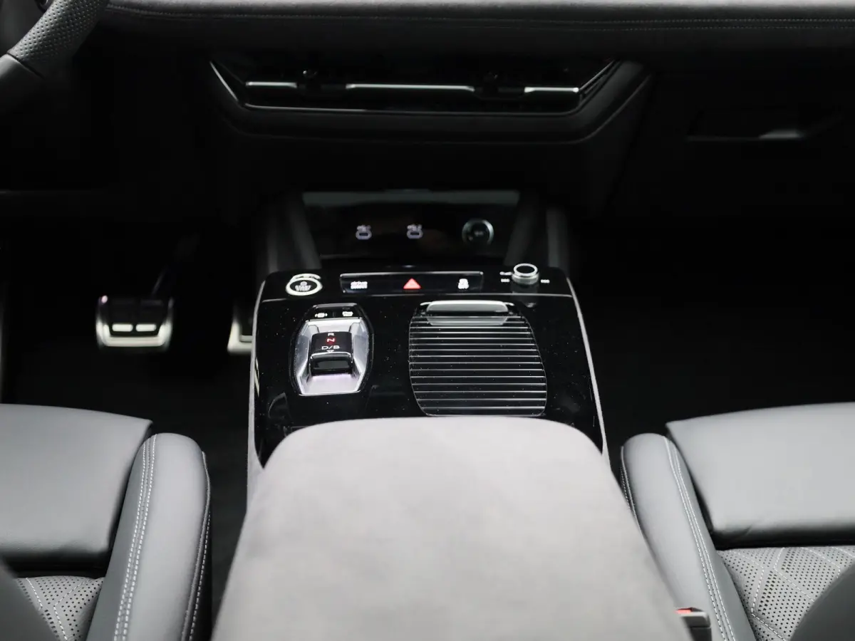 S edition performance 100 kWh | Demo | Automaat | Navigatie | 360 Camera | Panoramadak | Adaptive Cruise Control | S-line | Lichtmetalen velgen |